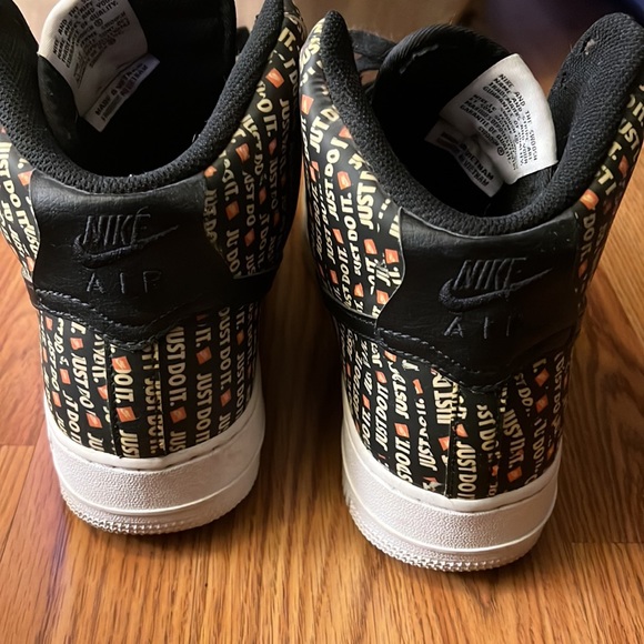 Used - Picture 3 of 5